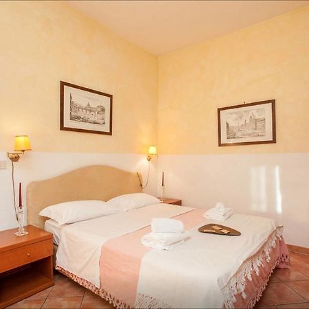 Residenza Camilla Hotel Rome Exterior photo