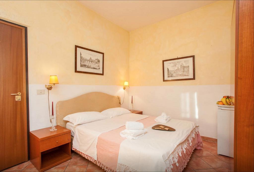Residenza Camilla Hotel Rome Exterior photo